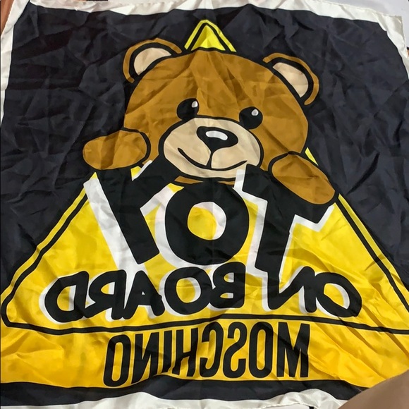 Moschino - Picture 1 of 3